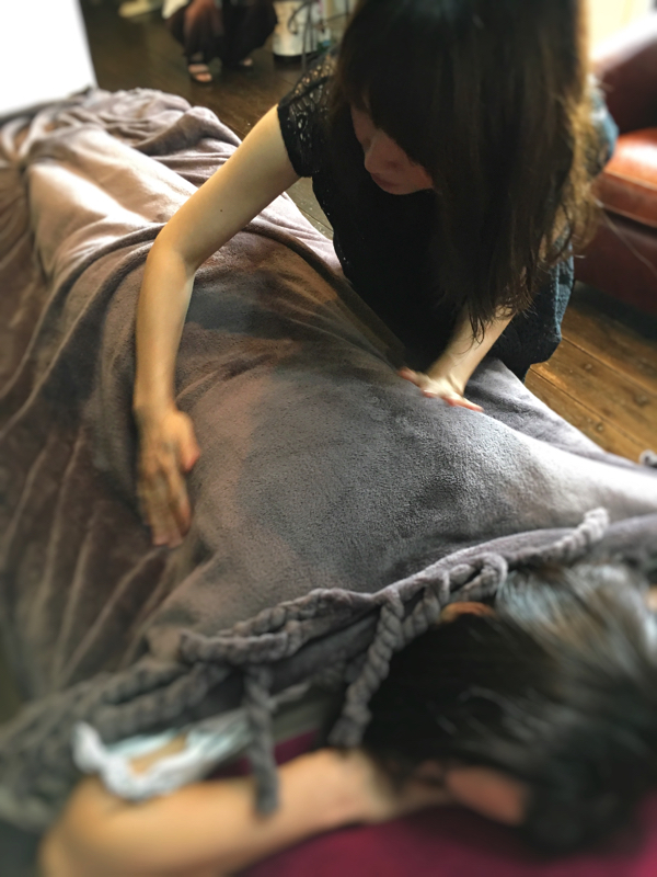 大分県玖珠町でレイキヒーリング体験施術会で長引く不調や腰痛・足の痛み・ストレスと疲れを解消12